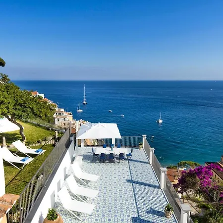 Villa Sleeps 8 With Air Con *